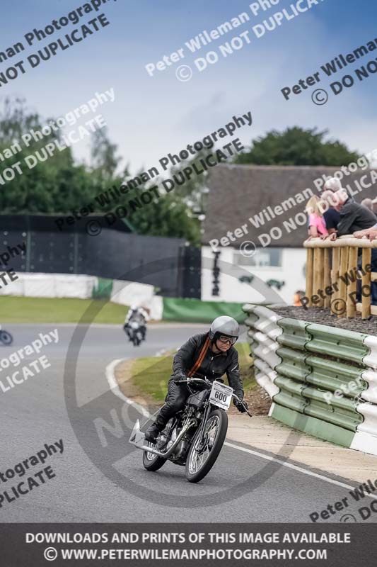 Vintage motorcycle club;eventdigitalimages;mallory park;mallory park trackday photographs;no limits trackdays;peter wileman photography;trackday digital images;trackday photos;vmcc festival 1000 bikes photographs